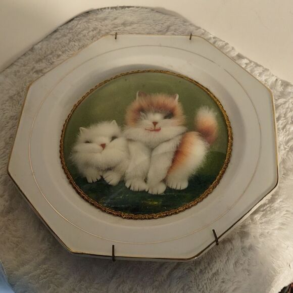 "Cat" Faux Fur Decorative Wall Plate - Picture 1 of 7